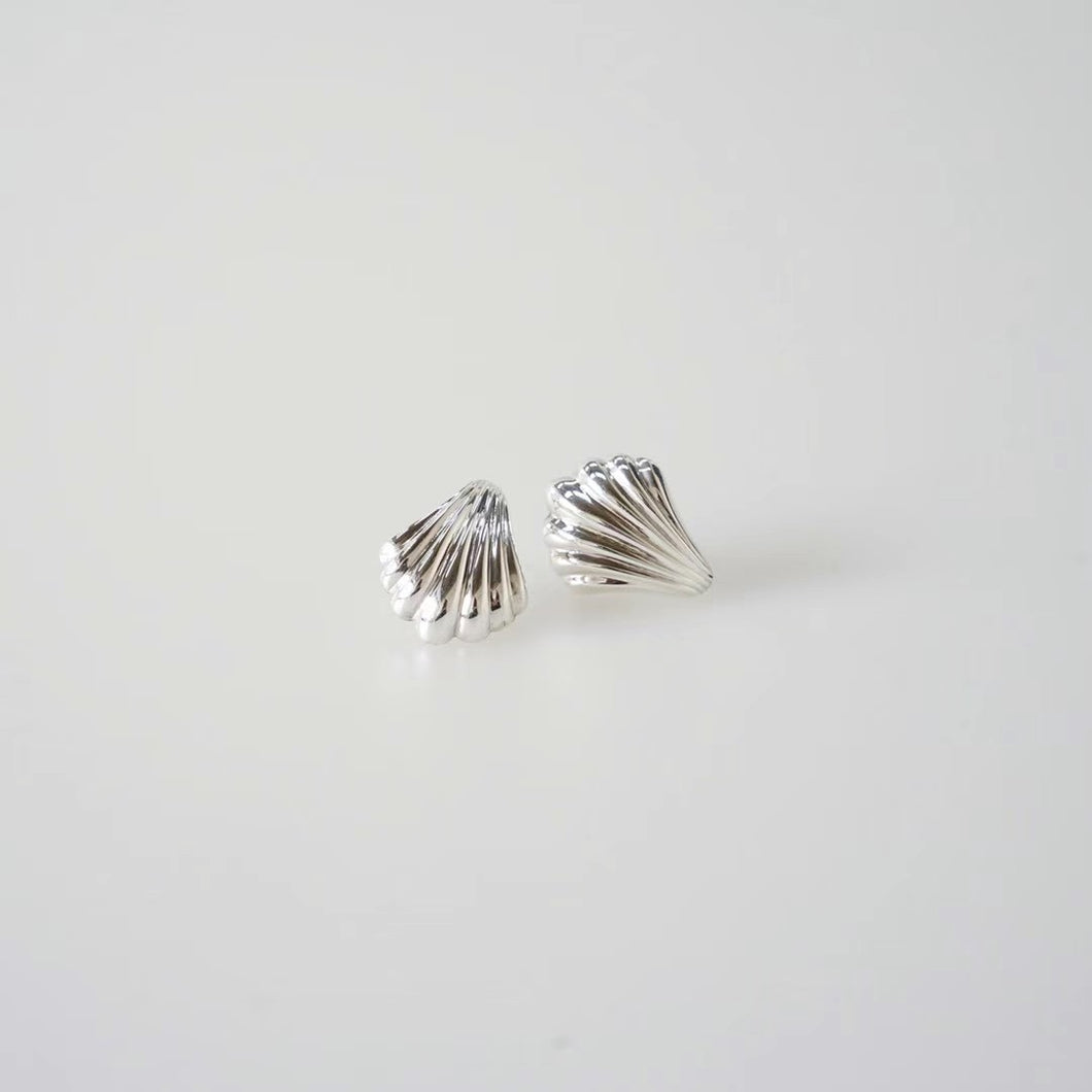 K230802 - 925 Shell Earring