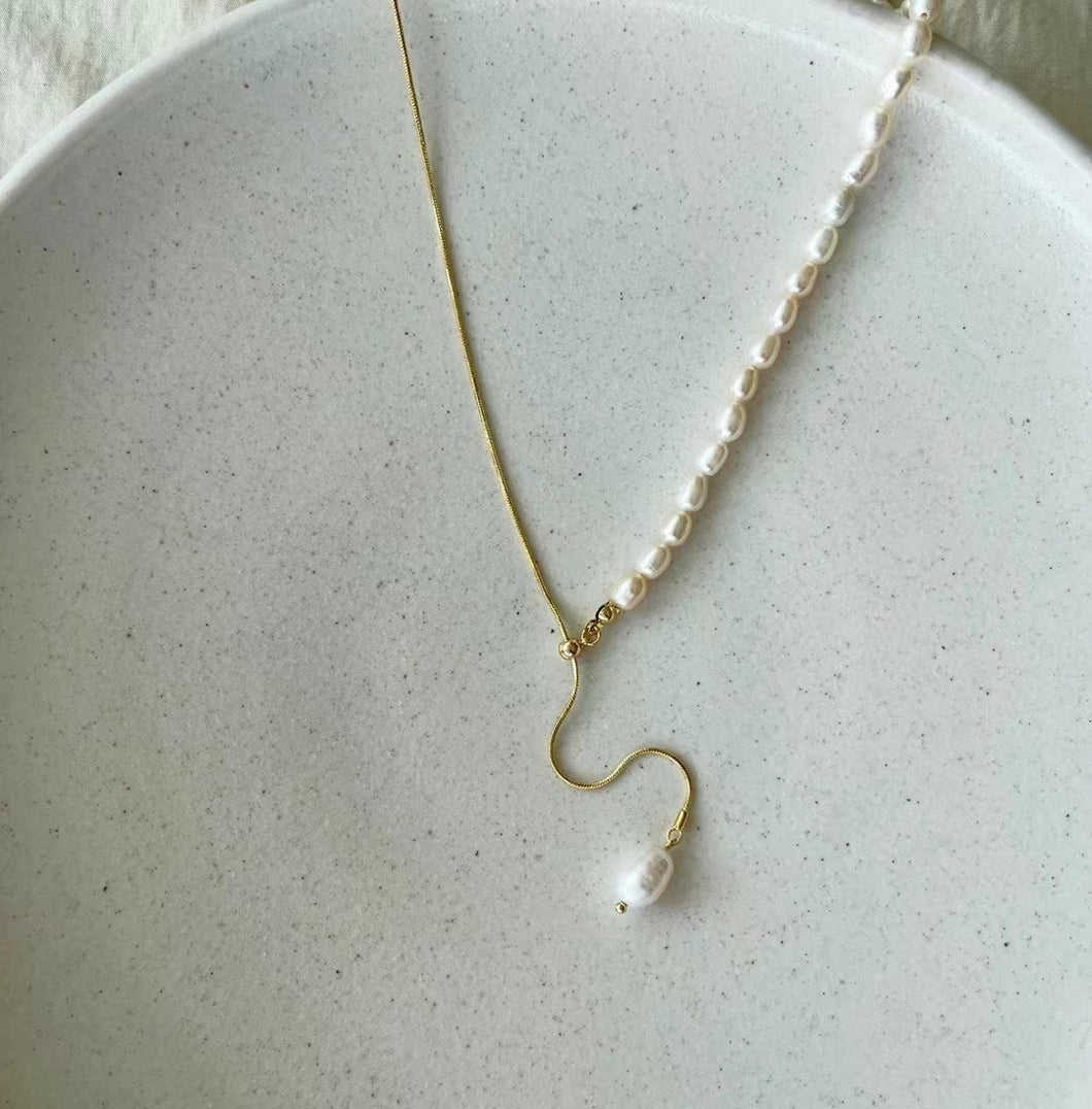 K230804 - Half Pearl Neclace