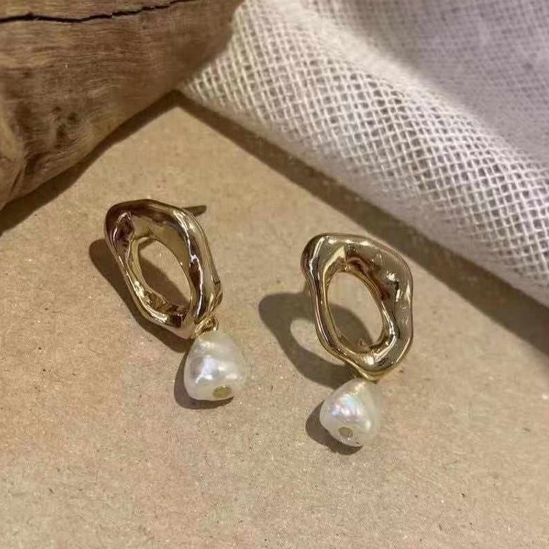 Geometry Vintage Pearl Earring