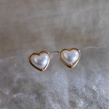 將圖片載入圖庫檢視器 Simple Heart Pearl Earring
