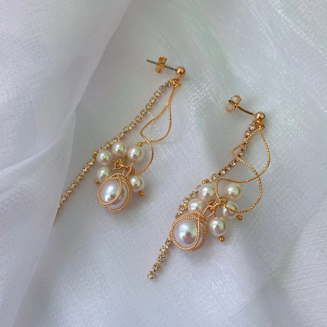 Twist Pearl Earring