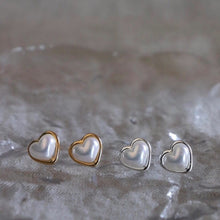 將圖片載入圖庫檢視器 Simple Heart Pearl Earring
